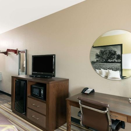 Super 8 By Wyndham Colorado City Exterior foto